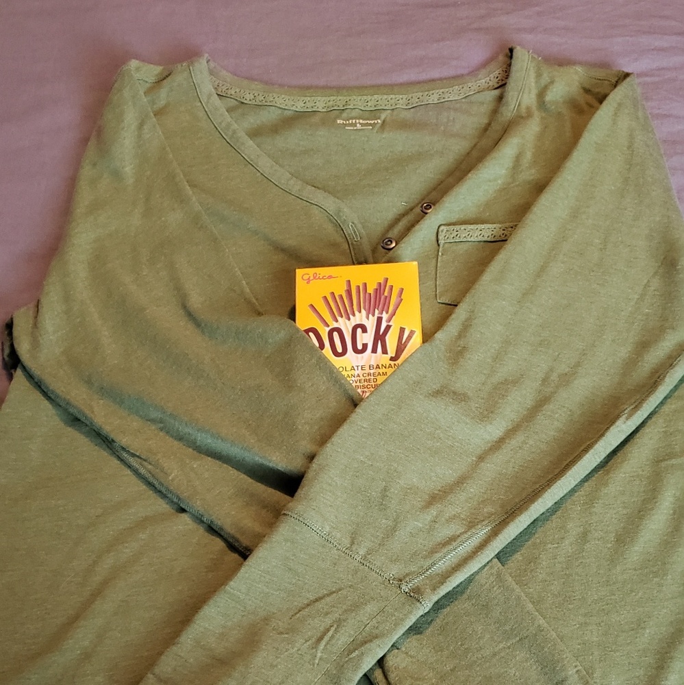 Green button shirt with pocket